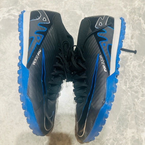 Nike Black and Blue Soccer Cleats - Picture 3 of 6